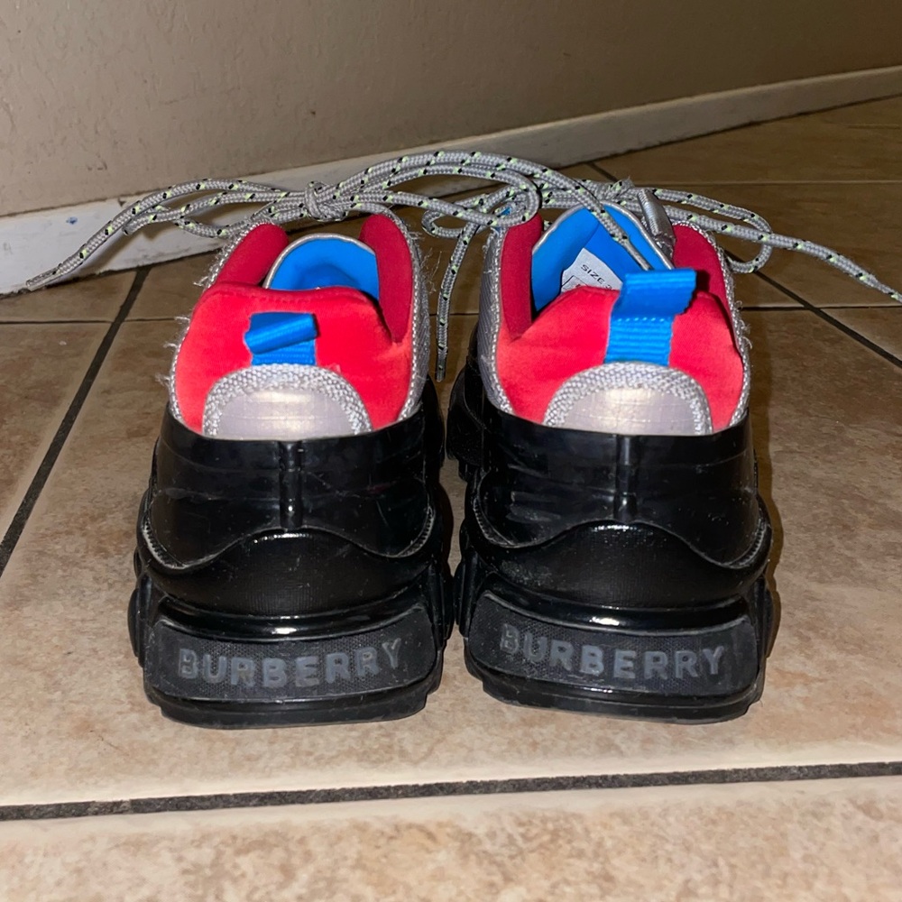 Burberry Arthur Sneakers - Picture 3 of 4